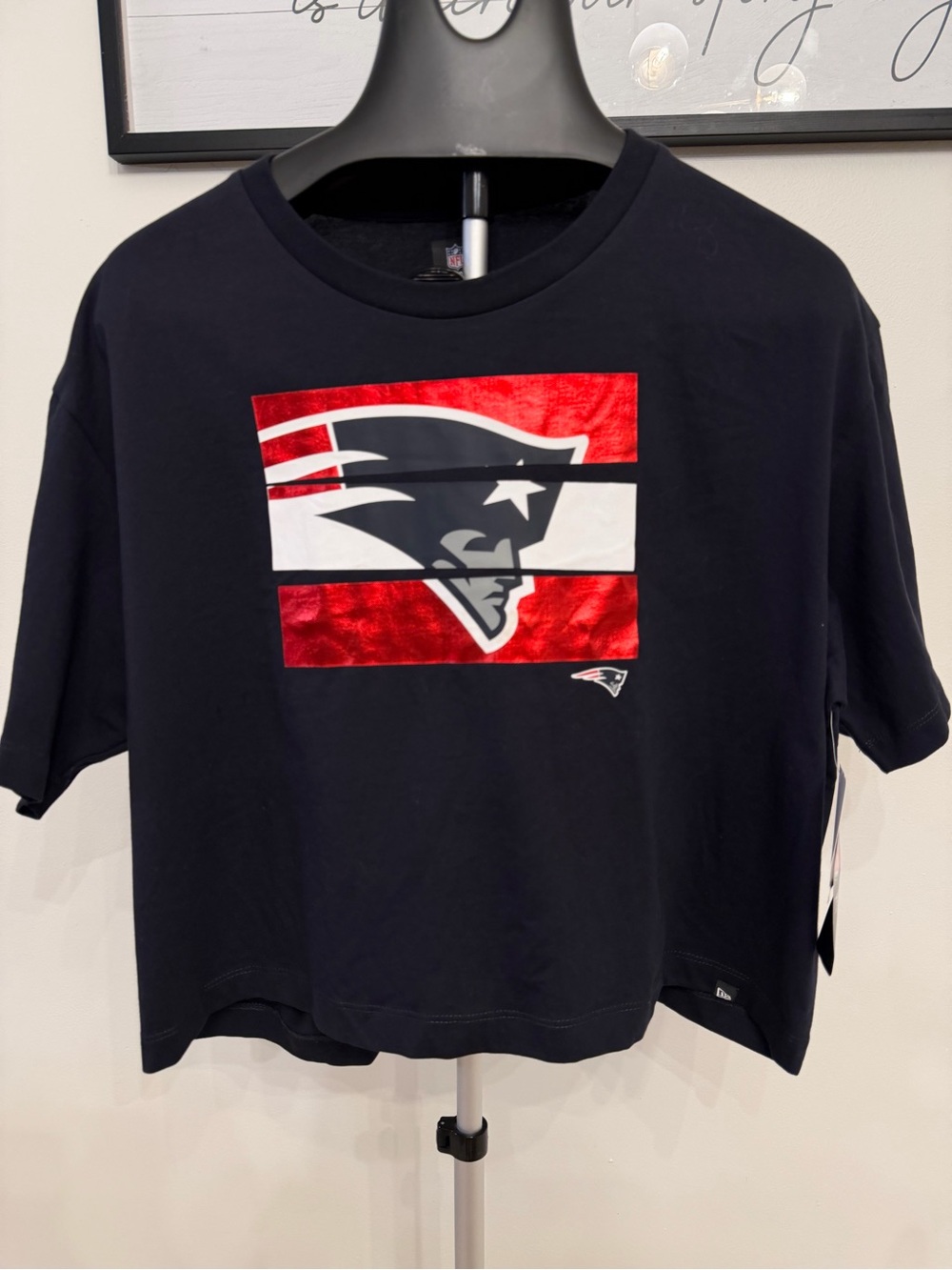 NFL Team Apparel Women New England Patriots T-Shirt -XL- NFL Licensed, cropped